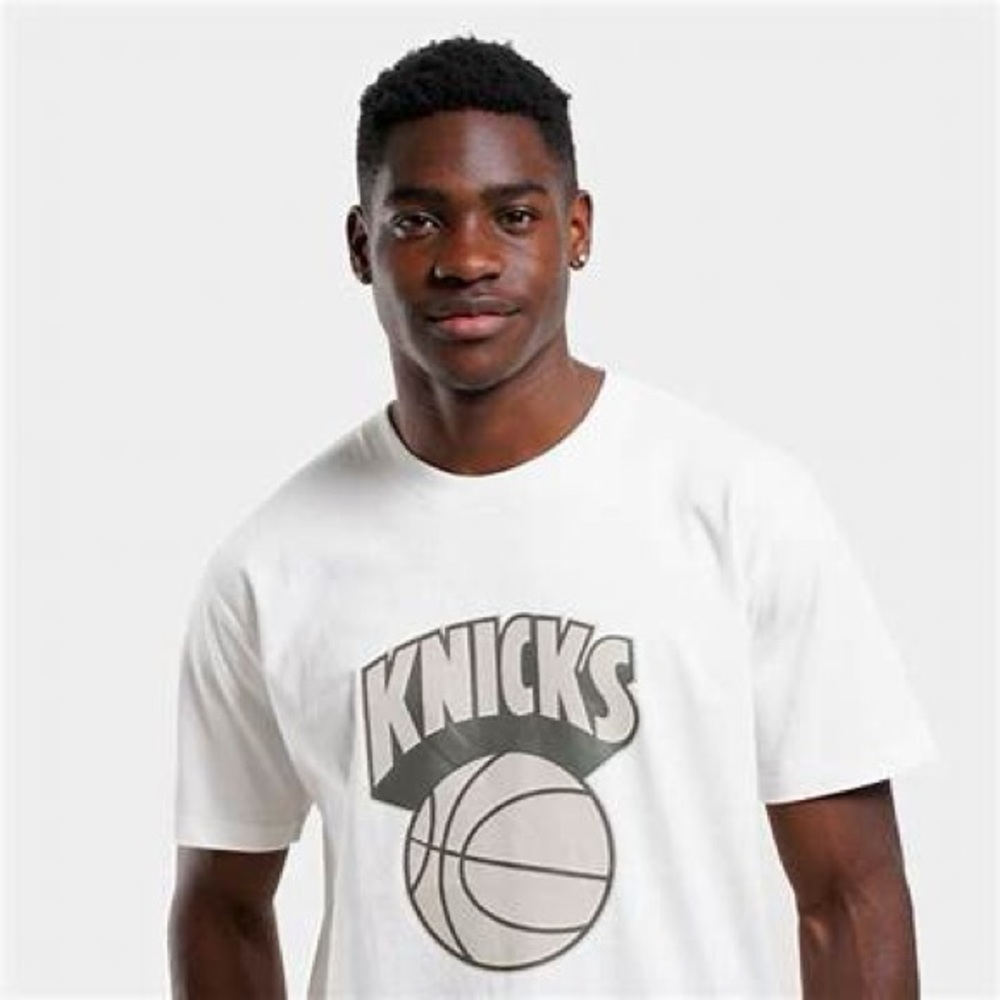 Brand New w/o tag HARDWOOD CLASSIC Knicks T-Shirt
